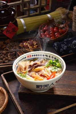 贵州酸汤鲜烫牛肉粉