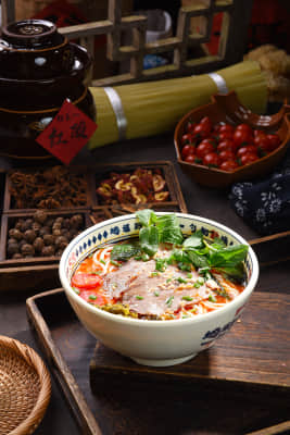贵州酸汤鲜烫牛肉粉