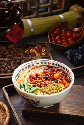 黔美人红酸汤米粉：酸辣经典与加盟优选